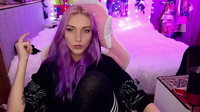 Violet Noir online show from 01.30.25