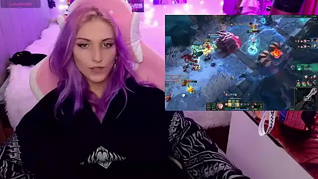 Violet Noir online show from 01.30.25