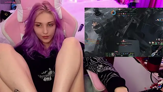 Violet Noir online show from 01.31.25