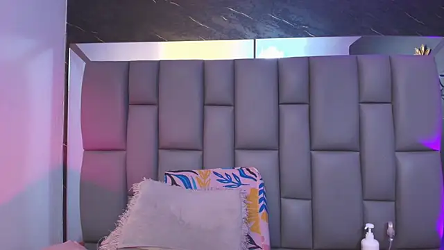  MiaBrown  online show from 11.20.25