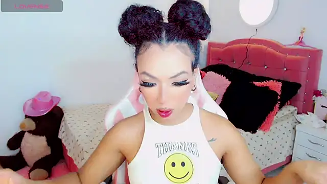 Tanedra collings online show from 10.19.25