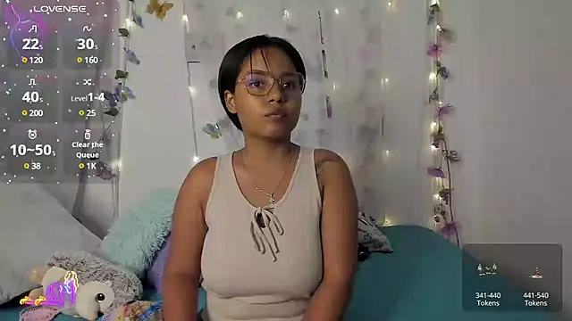 Snapshot of Aleja_DANS chatting on 12.29.24 Aleja DANS online show from 12.29.24