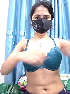 Snapshot of Suvosri chatting on 10.30.25 Suvosri online show from 10.30.25