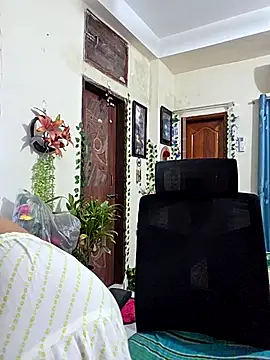 Snapshot of Suvosri chatting on 11.17.25 Suvosri online show from 11.17.25