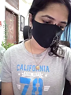 Snapshot of Suvosri chatting on 11.18.25 Suvosri online show from 11.18.25