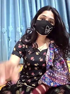 Snapshot of Suvosri chatting on 11.20.25 Suvosri online show from 11.20.25