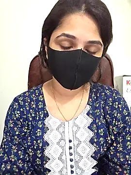 Snapshot of Suvosri chatting on 11.25.25 Suvosri online show from 11.25.25