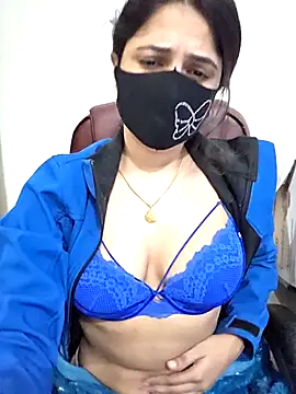 Snapshot of Suvosri chatting on 12.22.25 Suvosri online show from 12.22.25