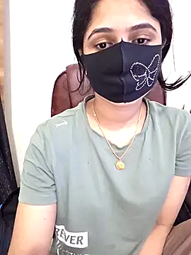 Snapshot of Suvosri chatting on 12.23.25 Suvosri online show from 12.23.25