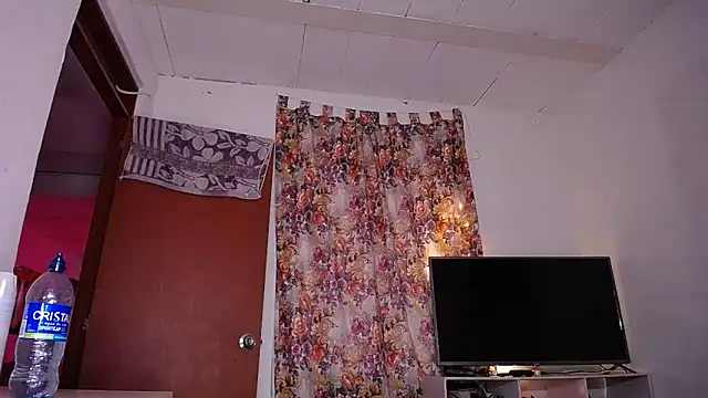 yselahot online show from 03.06.25