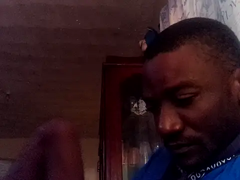 Snapshot of LookingLover34 chatting on 11.10.25 LookingLover34 online show from 11.10.25