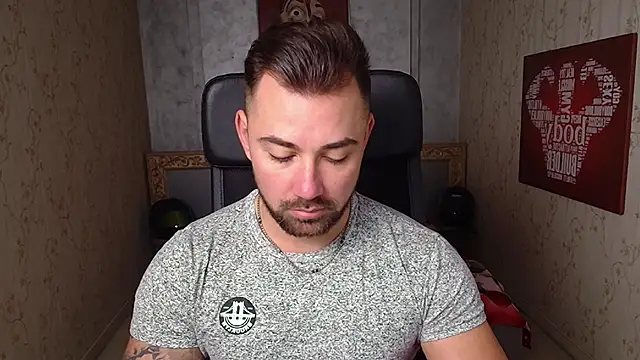 Snapshot of DuncanStone chatting on 12.02.24 DuncanStone online show from 12.02.24