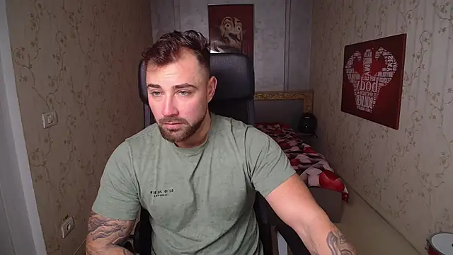 Snapshot of DuncanStone chatting on 12.24.24 DuncanStone online show from 12.24.24