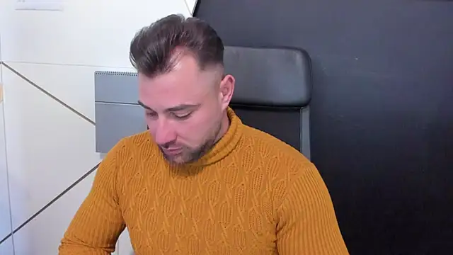 Snapshot of DuncanStone chatting on 02.21.25 DuncanStone online show from 02.21.25