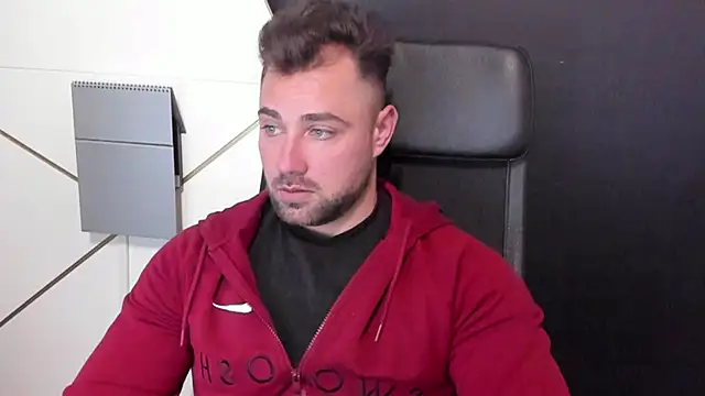 Snapshot of DuncanStone chatting on 02.24.25 DuncanStone online show from 02.24.25