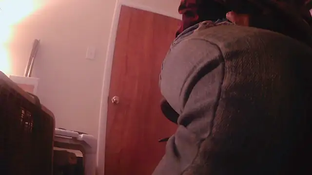 Snapshot of hottottrot691 chatting on 11.28.25 hottottrot691 online show from 11.28.25