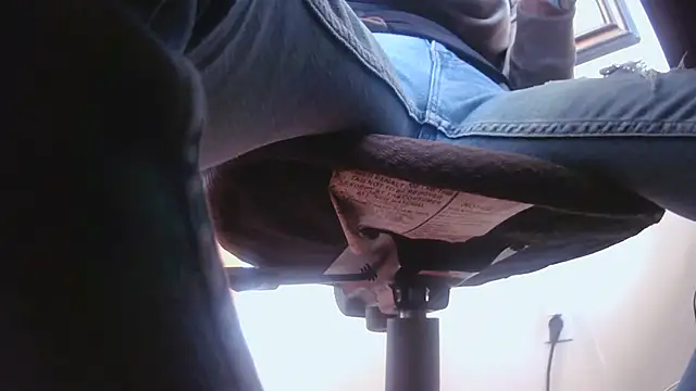 Snapshot of hottottrot691 chatting on 12.03.25 hottottrot691 online show from 12.03.25