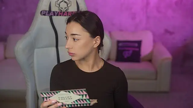 Jasmine Flow online show from 02.25.26