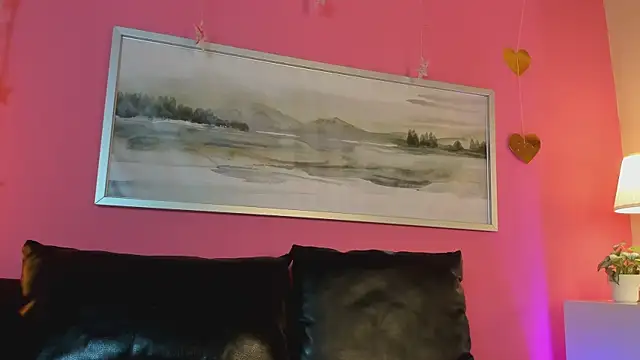 Tiffanysurez  online show from 09.10.25