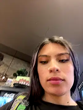 Tiffanysurez  online show from 09.26.25