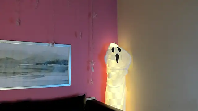 Tiffanysurez  online show from 10.09.25