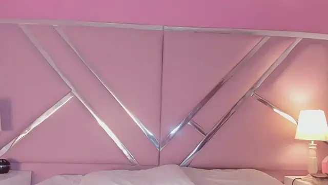 Tiffanysurez  online show from 03.14.26