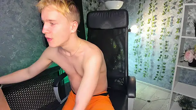 AlexxSweet online show from 12.22.24