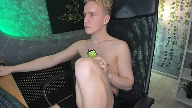 AlexxSweet online show from 01.18.25