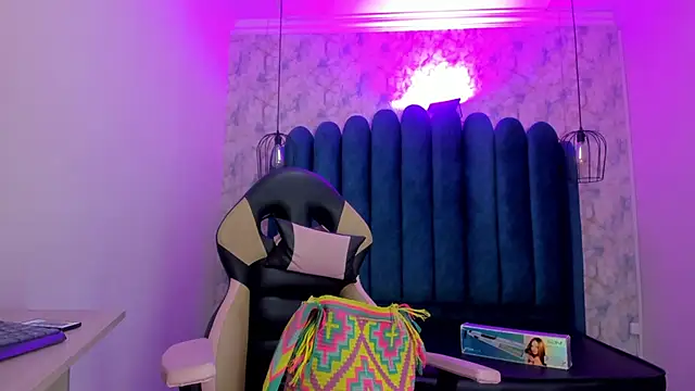 nalalye cruzz  online show from 01.11.26