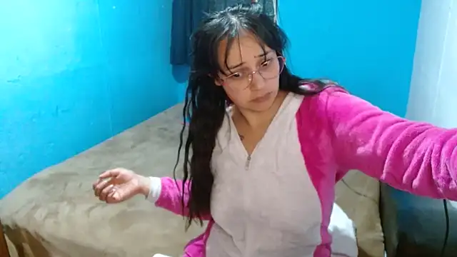 Snapshot of clarisse69 chatting on 12.18.24 clarisse69 online show from 12.18.24