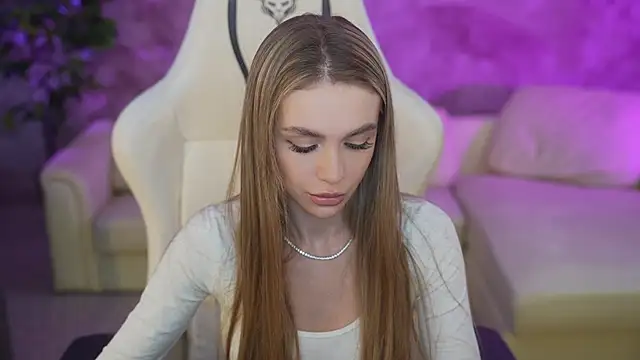 Snapshot of Anabelka054 chatting on 02.17.25 Anabelka054 online show from 02.17.25