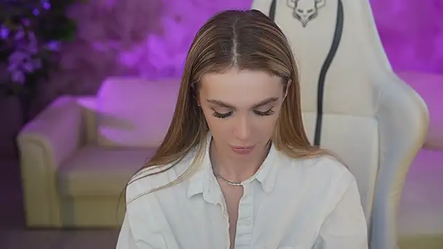 Snapshot of Anabelka054 chatting on 02.17.25 Anabelka054 online show from 02.17.25