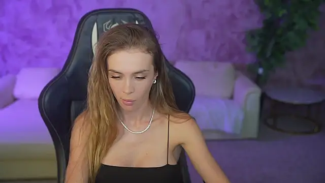 Snapshot of Anabelka054 chatting on 09.15.25 Anabelka054 online show from 09.15.25