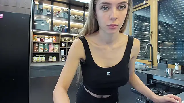 Snapshot of Anabelka054 chatting on 09.17.25 Anabelka054 online show from 09.17.25