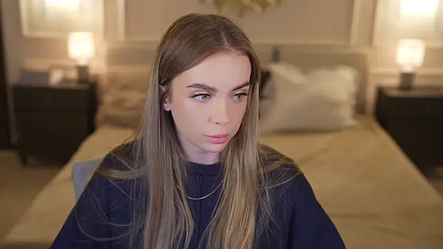 Snapshot of Anabelka054 chatting on 11.21.25 Anabelka054 online show from 11.21.25