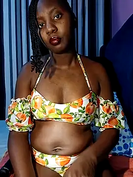 Snapshot of luxusroyce chatting on 03.15.25 luxusroyce online show from 03.15.25