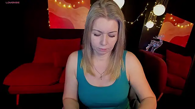 Annie Light online show from 12.28.24