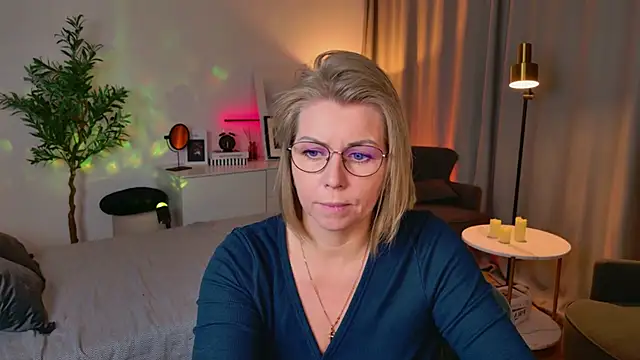 Annie Light online show from 04.27.26