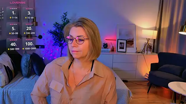 Annie Light online show from 06.24.26