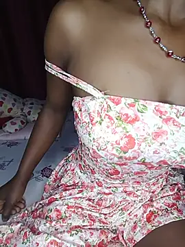NicRaisaa online show from 06.19.26