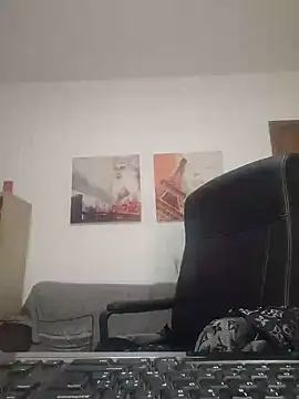 Snapshot of Ladykaos chatting on 01.12.25 Ladykaos online show from 01.12.25