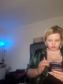 Snapshot of Ladykaos chatting on 02.19.25 Ladykaos online show from 02.19.25