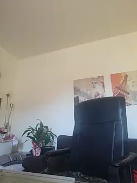 Snapshot of Ladykaos chatting on 03.19.25 Ladykaos online show from 03.19.25