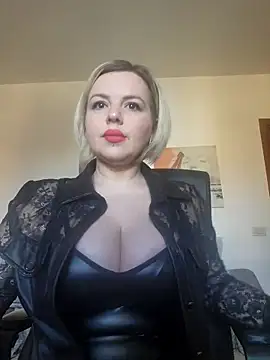 Snapshot of Ladykaos chatting on 03.20.25 Ladykaos online show from 03.20.25