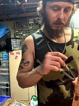 CloudDadddyyy420 online show from 10.19.25