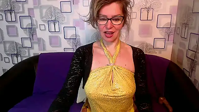 Snapshot of milfsexy chatting on 02.08.25 milfsexy online show from 02.08.25