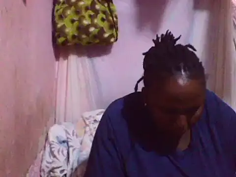 Snapshot of big_clits chatting on 03.17.25 big clits online show from 03.17.25