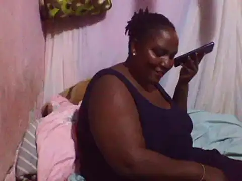 Snapshot of big_clits chatting on 03.19.25 big clits online show from 03.19.25