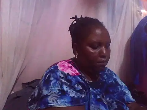 Snapshot of big_clits chatting on 09.11.25 big clits online show from 09.11.25