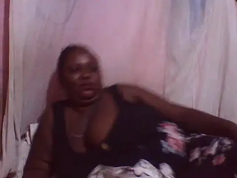 Snapshot of big_clits chatting on 09.27.25 big clits online show from 09.27.25